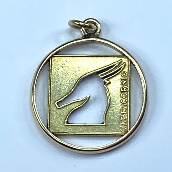 14K solid yellow gold Zodiac CAPRICORNIO carved out deer pendant 1" 4.6g